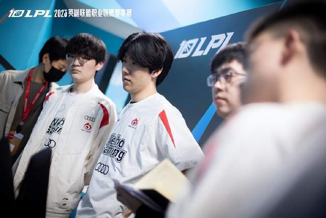 款和底薪签 款和底薪签