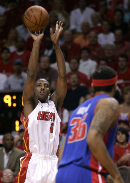 这一消息震 这一消息震