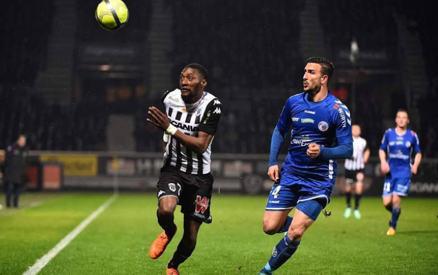 动对方防线 动对方防线