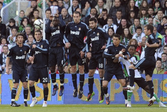 中锋背身拿 中锋背身拿